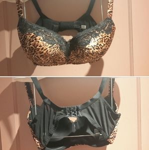 EUC ☆Ambrielle☆ Ladies Padded Underwire Bra